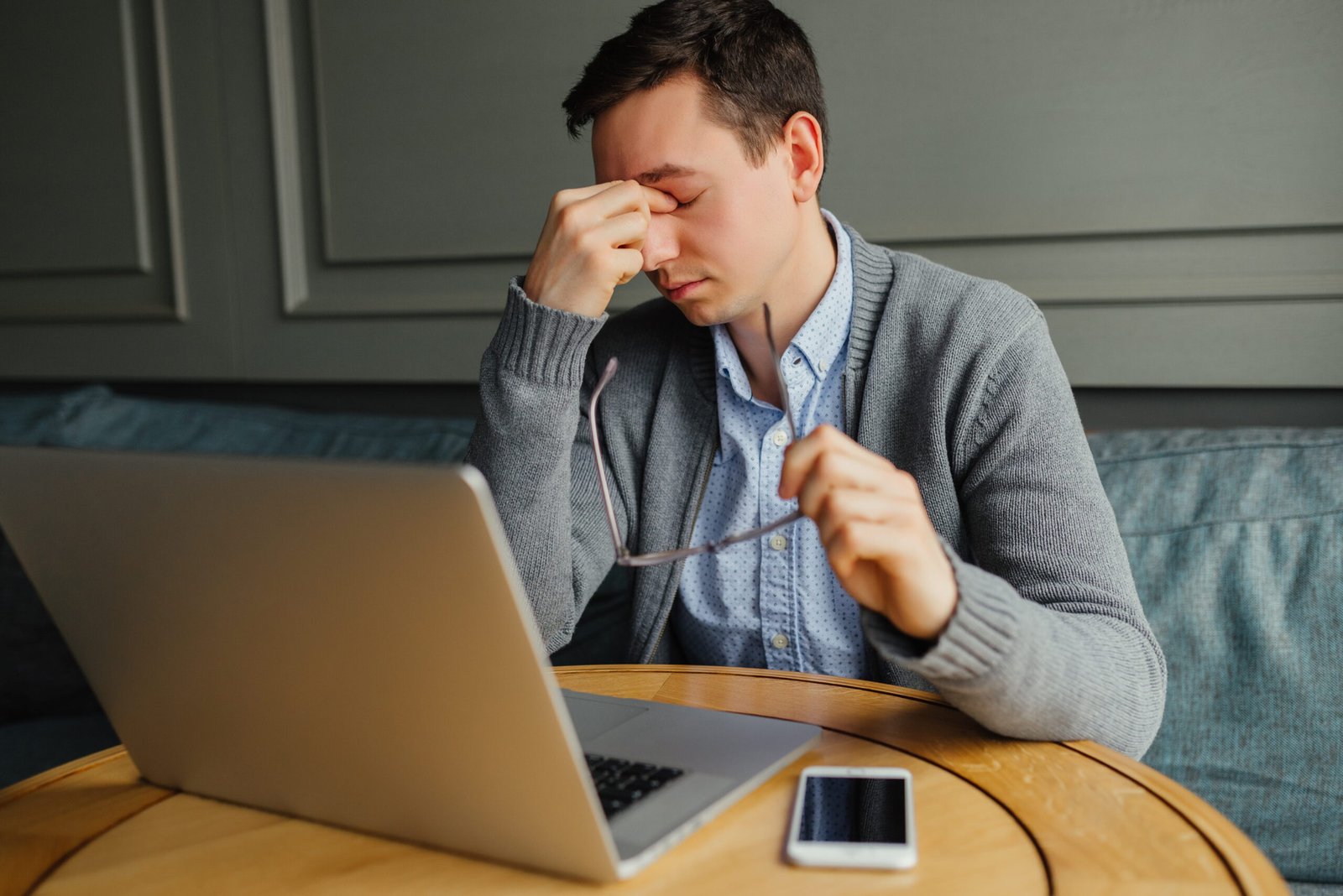 Why Am I So Tired? Know The Reason and  7 Easy Fixes That Actually Work