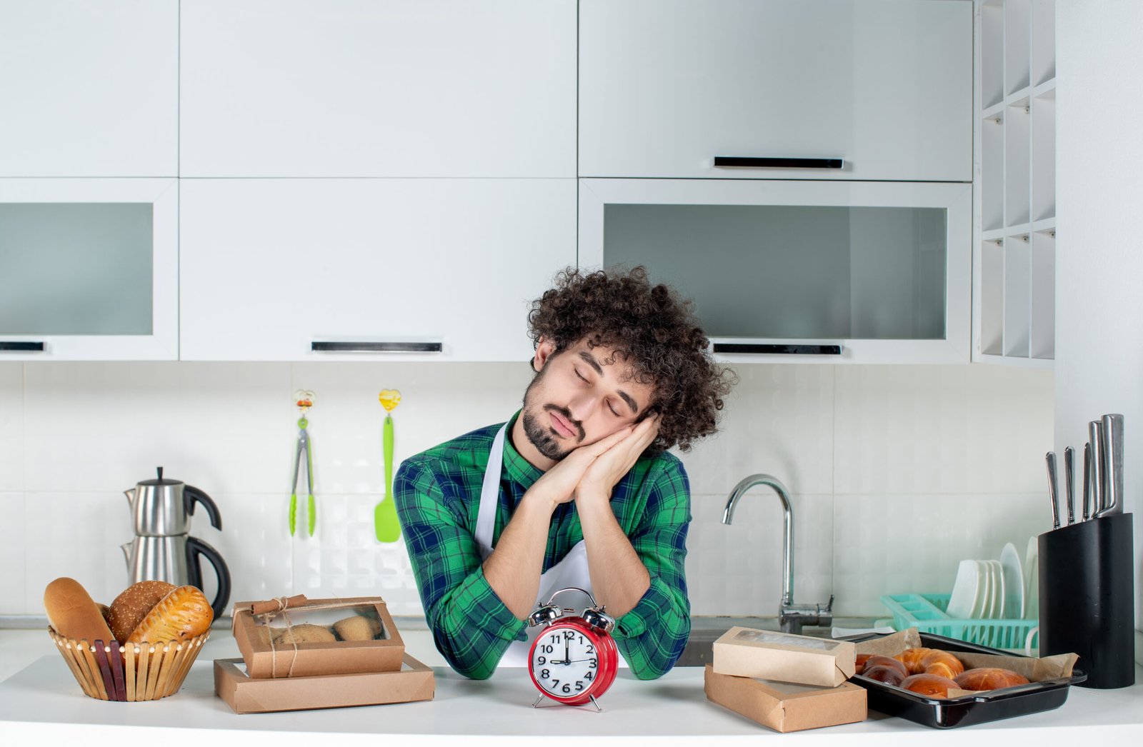 Why You Feel Tired After Eating, and 7 Best Ways to Fix It